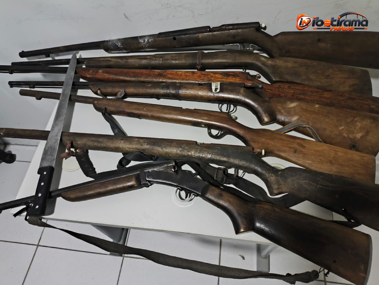BARRA: PMBA APREENDE ARMAS DE FOGO E CONDUZ ENVOLVIDOS APÓS DENÚNCIA DE AGRESSÃO