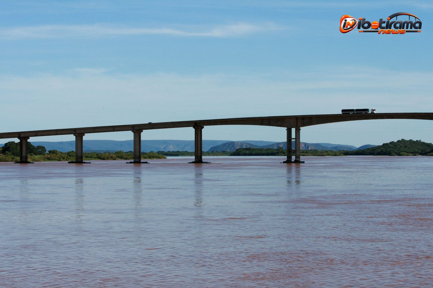 Há 41 anos, ponte sobre o rio São Francisco que conectou caminhos e ajudou a transformar o futuro de toda uma região.