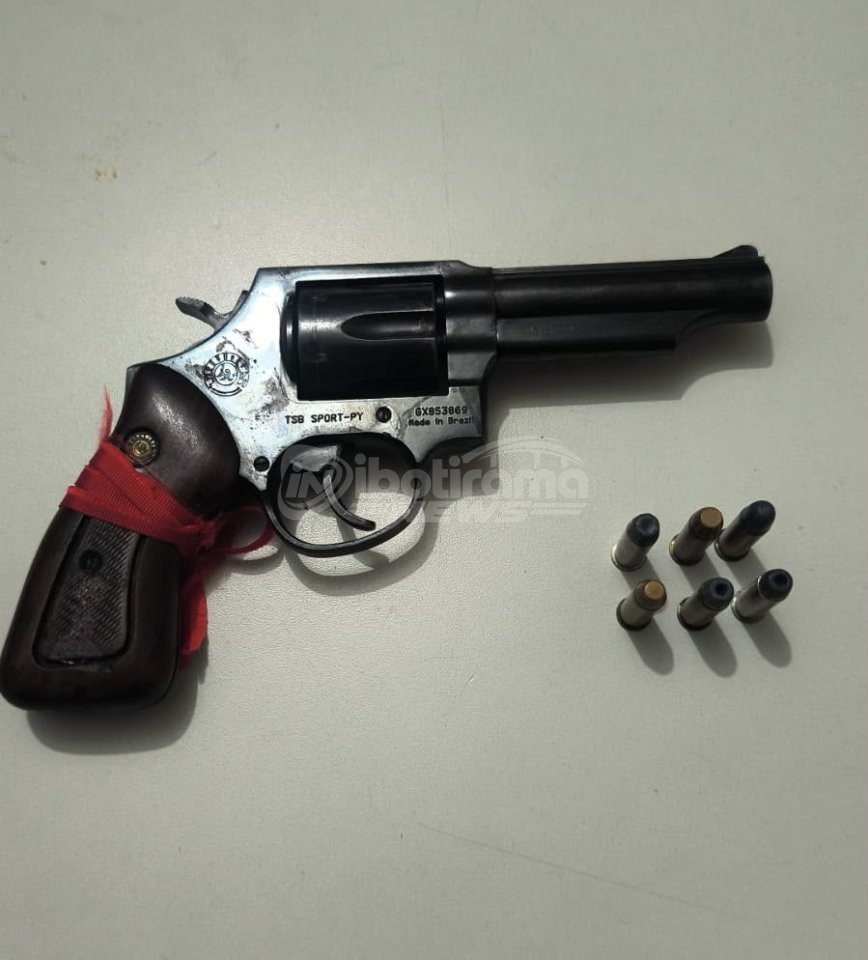 PMBA CUMPRE MANDADO DE PRISÃO E APREENDE ARMA DE FOGO EM BURITIRAMA