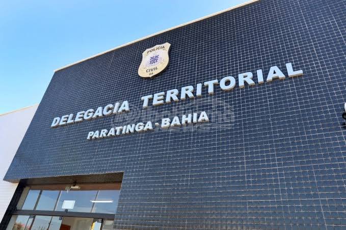 HOMEM E PRESO APÓS TENTAR ARROMBAR CASA DA MÃE E AGREDIR POLICIAIS